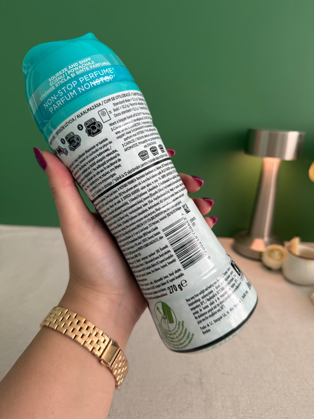 دانه های خوشبو کننده (بوستر) لباس لنور Lenor مدل فرش توقف ناپذیرها Unstoppables وزن 270گرم؛ ایتالیا